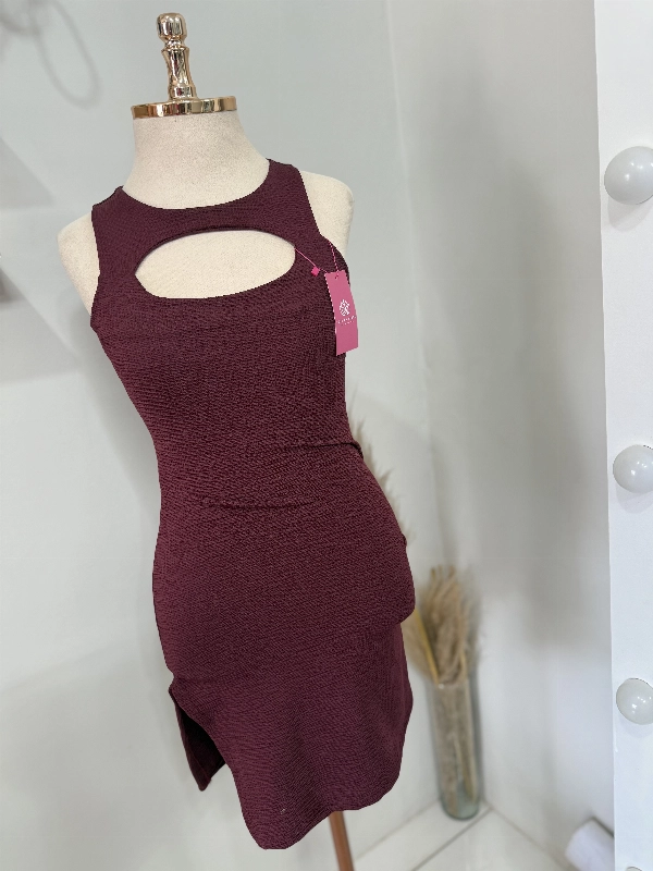Vestido bordô
