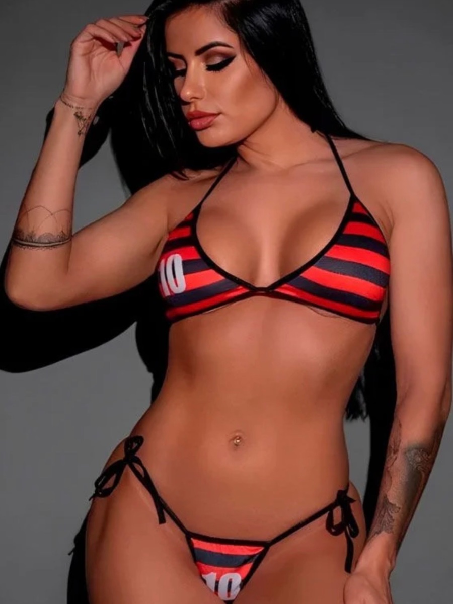 Torcedora Vitória ou Flamengo